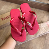 Havaianas Top + Pin Tucano, Coqueiro e Brasil