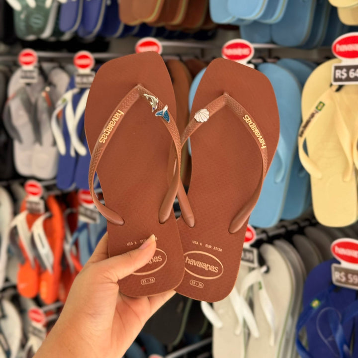 Havaianas Slim Square Logo Pop Up + Pingente Golfinho